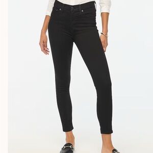 9" mid-rise black skinny jean in signature stretch